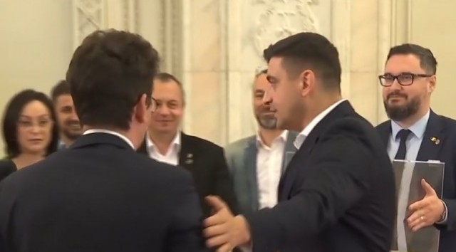 Scandal pe holul Parlamentului: George Simion i-a cerut bani unui deputat! Video