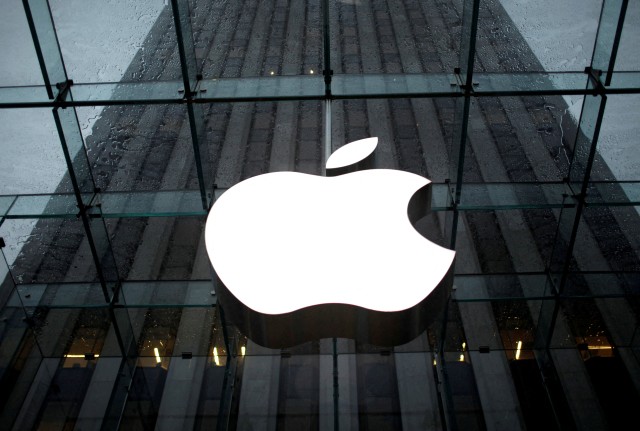 Comisia Europeană acuză Apple că a abuzat de poziţia sa dominantă pe piaţă
