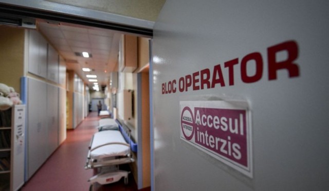 Fetița cu o boală genetică extrem de rară la ficat, care a suferit un transplant la Fundeni, a murit