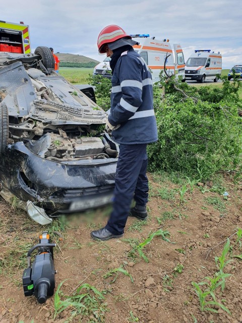 Accident cu 2 victime, din care una încarcerată, în Tulcea
