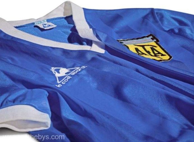 Fotbal: Tricoul purtat de Maradona contra Angliei în 1986, vândut la licitaţie cu peste 9 milioane de dolari