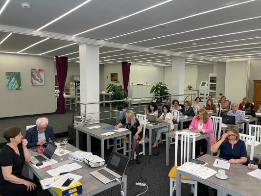 Atelier de lucru cu tema Alternative, în Mamaia