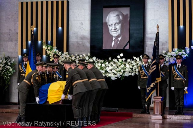 Primul preşedinte al Ucrainei, Leonid Kravciuk, a fost înhumat cu onoruri şi omagiile succesorilor