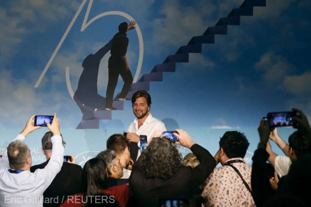 CANNES 2022: Regizorul Ruben Östlund încântă publicul cu noul său film, 'Triangle of Sadness'