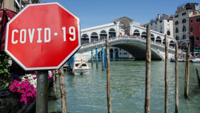 Italia renunţă la restricţiile anti-Covid impuse turiştilor la intrarea în țară
