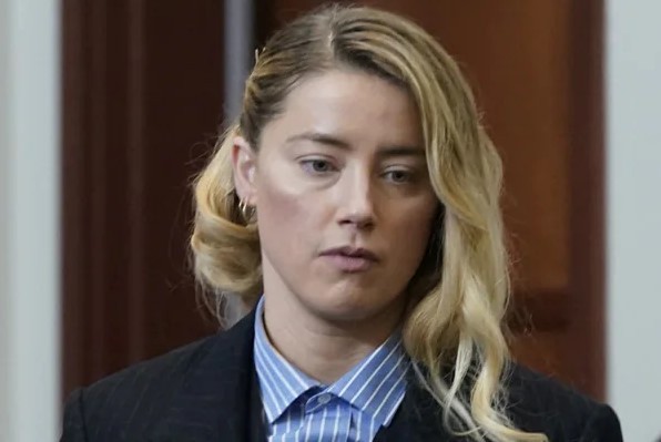 Amber Heard susţine în instanţă că Johnny Depp a agresat-o în luna de miere