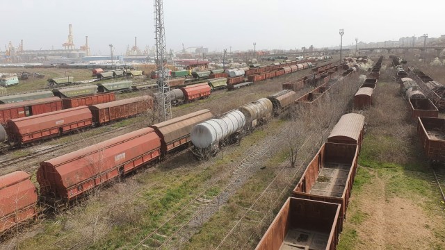 177 de vagoane abandonate din Portul Constanța au fost scoase la licitație