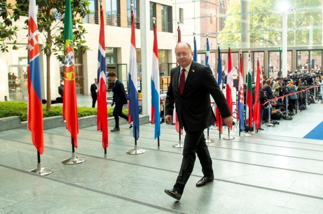 Aurescu: Noul Concept Strategic NATO - centrat pe apărarea colectivă
