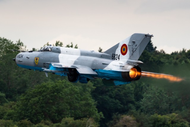 După ce mai mulți militari au murit la Constanța, MApN reia zborurile cu MIG-21 LanceR