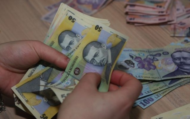 Câți bani primesc angajații români în 2022 în perioada concediilor de odihnă