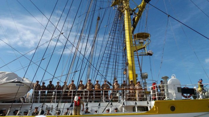 100 de studenți militari pleacă două luni, în instrucție, la bordul Bricului Mircea