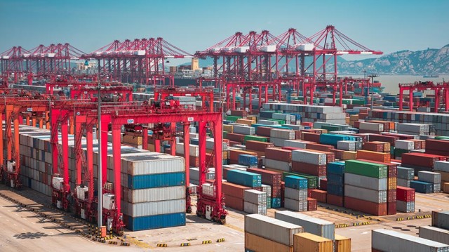 China: Ritmul de creştere a exporturilor, la cel mai redus nivel din ultimii doi ani