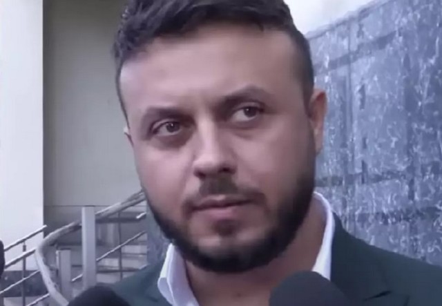 Gabi Bădălău susține că încă soția sa, Claudia Pătrășcanu, a angajat detectivi să-l urmărească