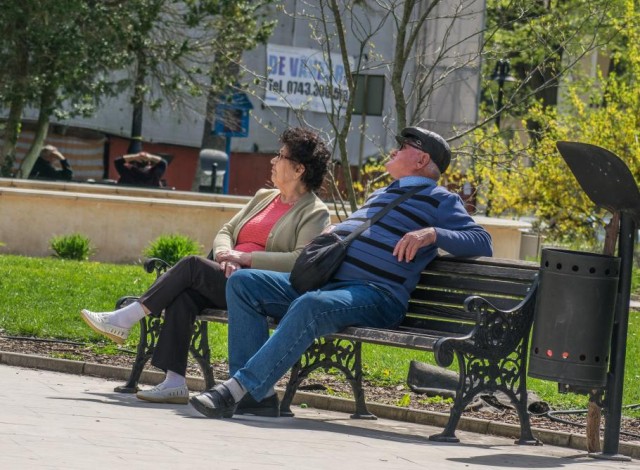 De la 1 iulie, pensionarii cu pensii până-n 2000 lei vor primi 700 de lei