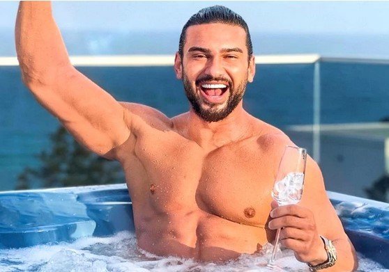Vrei o casă făcută de Dorian Popa? Iată cât te costă!