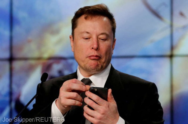 Elon Musk spune că vrea să ridice interdicţia lui Trump pe Twitter
