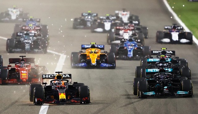 F1 poate interzice ca piloţii să poarte bijuterii în timpul curselor