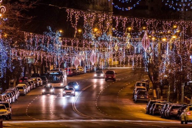 De ce a fost anulată licitația pentru iluminatul festiv?!