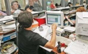 Panică la stat: o parte din bugetari nu și-au primit salariile!