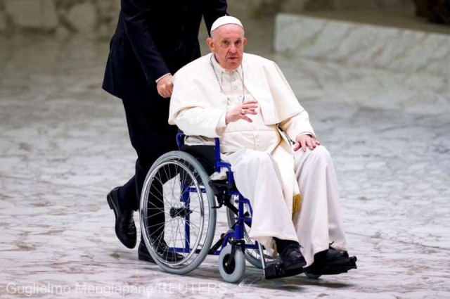 Papa Francisc îşi amână vizita în Liban din motive de sănătate