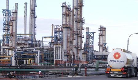 Rusia acuză România că furnizează combustibili, prin intermediul Rompetrol, Ucrainei