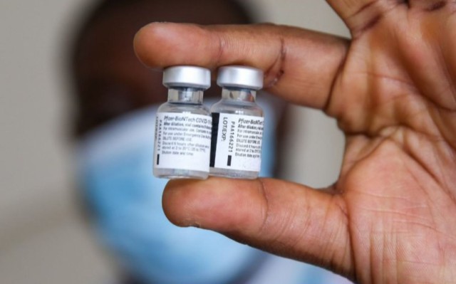Pfizer este de acord să revizuiască contractul UE pentru vaccinul COVID