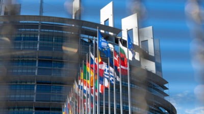Franţa va promova o strategie industrială 'Made in Europe' la summitul european din luna februarie 