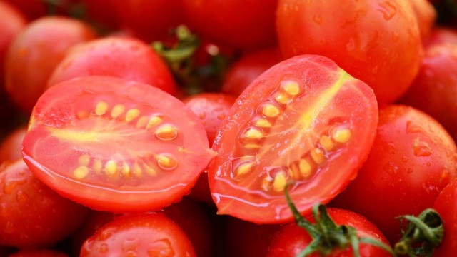 Studiu: Semințele de roșii promit să vindece dermatita