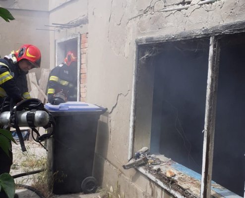Incendiu la o locuință în localitatea Văcăreni