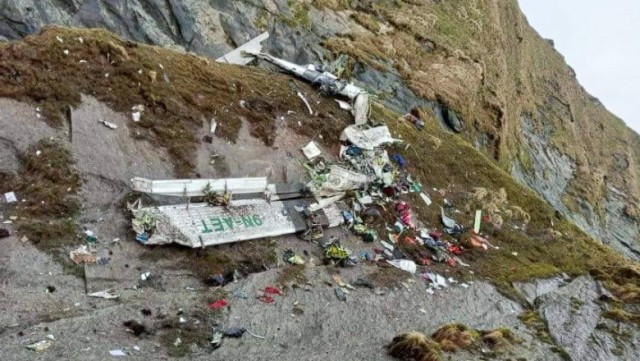 Avion cu 22 de oameni la bord prăbușit la 4.000 de metri altitudine, în Nepal