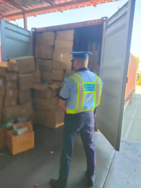 Mărfuri contrafăcute, confiscate în Portul Constanța Sud Agigea