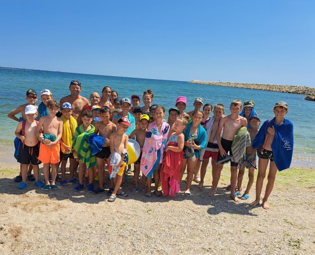Mihai Căldăraru a organizat o tabără la mare pentru 50 de copii