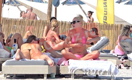 Alexandra Stan, faza verii la Mamaia: Cât să fii de pofticioasă, s-aduci checu’ de acasă?!