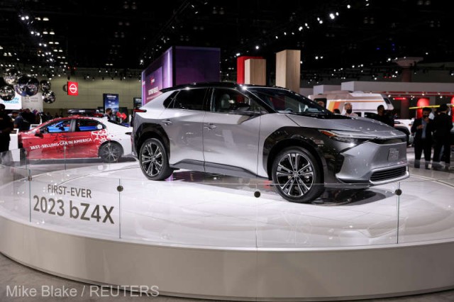 Toyota recheamă în service primul său SUV electric, la mai puţin de două luni de la lansare