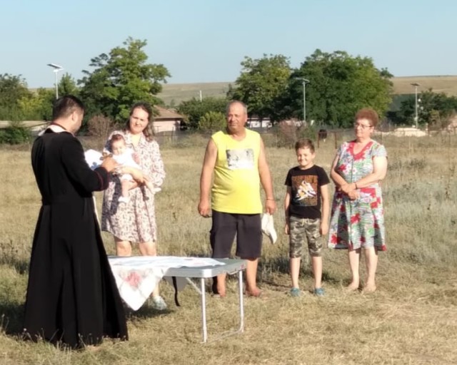 Preoții din cadrul Arhiepiscopiei Tomisului au demarat o campanie de rugăciuni pentru ploaie