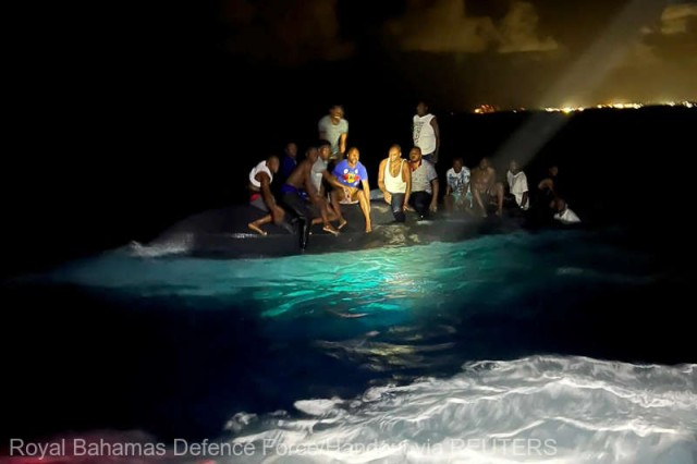 Cel puţin 17 migranţi morţi după naufragiul unui vas în largul Insulelor Bahamas