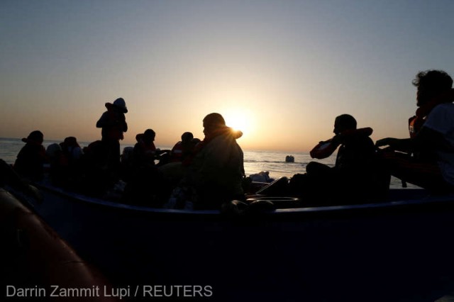 Naufragiu al unei nave cu migranţi în largul Greciei; până la 50 de persoane date dispărute
