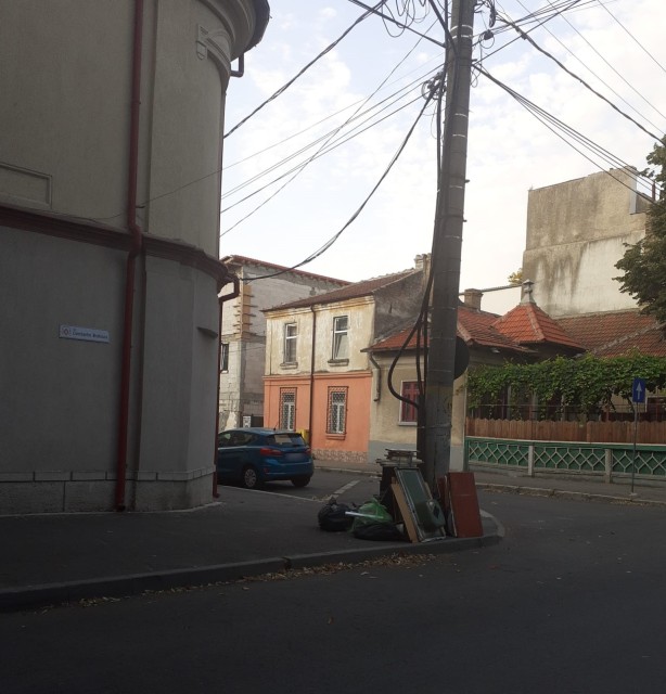 Depozitarea ilegală de deșeuri pe domeniul public, sancționată de polițistii locali