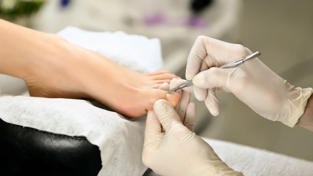 5 surse de infectare cu hepatita C de care te lovești în viața de zi cu zi