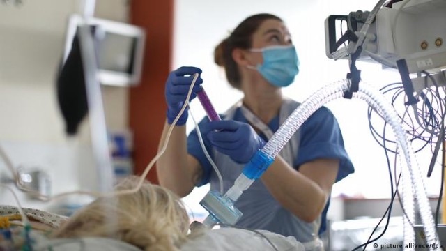 Medic: Vedem o schimbare importantă a profilului pacientului COVID din ATI