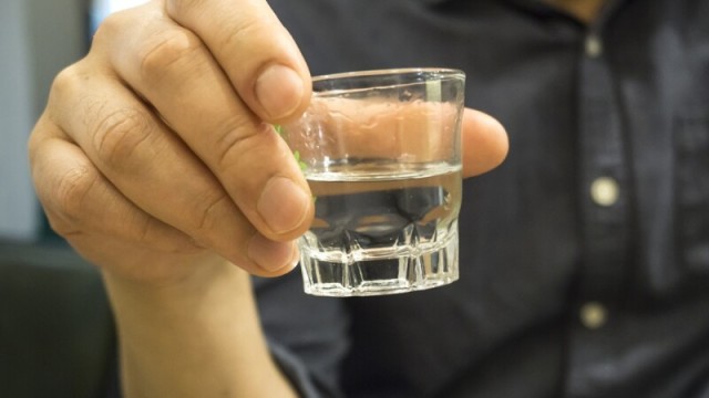 De ce este consumul de alcool benefic pentru cei trecuți de prima tinerețe