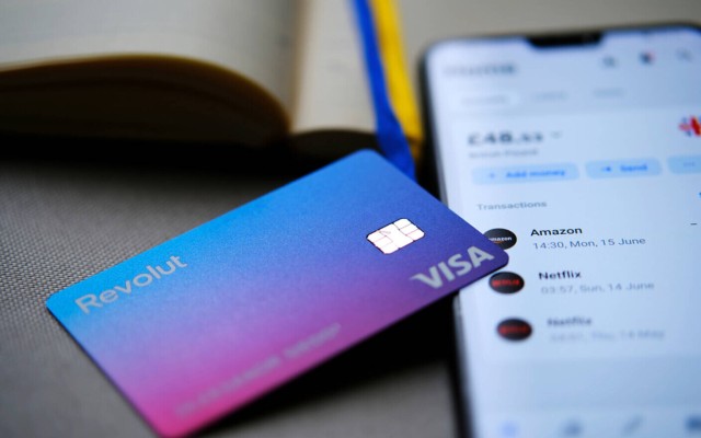 Zeci de mii de clienți ai unei importante bănci din România, afectați de un atac cibernetic