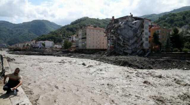 Nordul Turciei se confruntă cu inundaţii în urma precipitaţiilor abundente