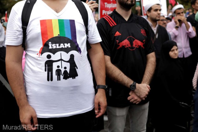 Turcia: Sute de persoane au manifestat împotriva comunităţii LGBT la Istanbul