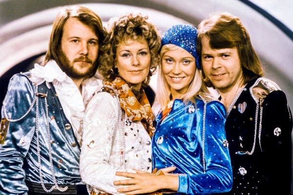 Starul pop digital Polar, inspirat de ABBA, ar putea să cânte şi în lumea reală