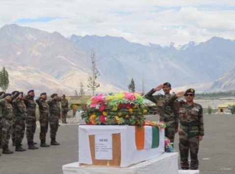 Rămăşiţele unui soldat indian au fost descoperite după 38 de ani de la dispariţia sa în Himalaya