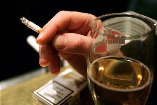 Viciile care ne pun viața în pericol: Care sunt principalele cauze ale cancerului la nivel mondial