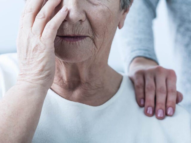 Studiu alarmant despre boala Alzheimer: de ce evoluează mult mai rapid la unele femei și ce au descoperit cercetătorii în creierul pacienților