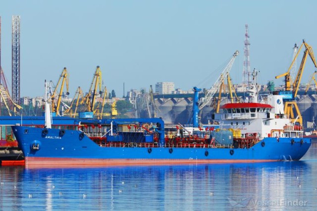 Navele rusești care alimentează cu combustibil vapoarele din Portul Constanța sunt sub pavilion românesc!