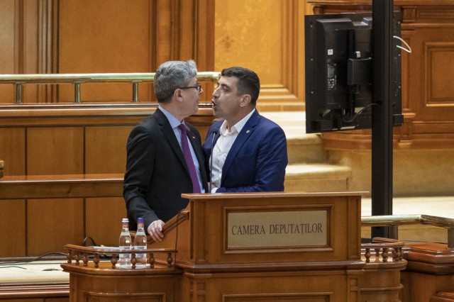 Simion, către ministrul Energiei: 'O să ne legăm şi cu lanţuri, dacă e cazul, ca să oprim vânzarea Mintia'